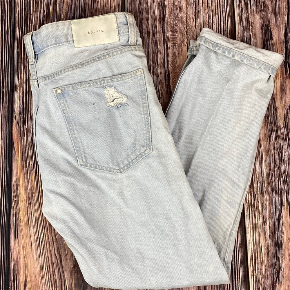 &Denim H&M Woman’s Boyfriend Low Waist Distressed Jeans (CN 160/66A) - Size 26